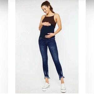 🆕KanCan Meredith Maternity Frayed Jeans